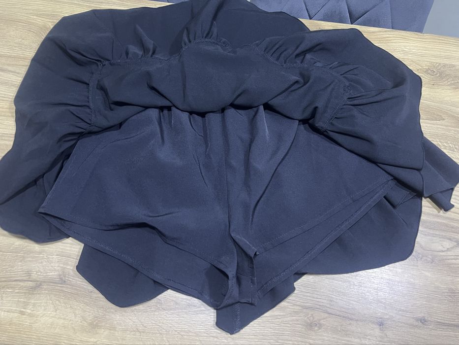 Чорна спідниця шорти