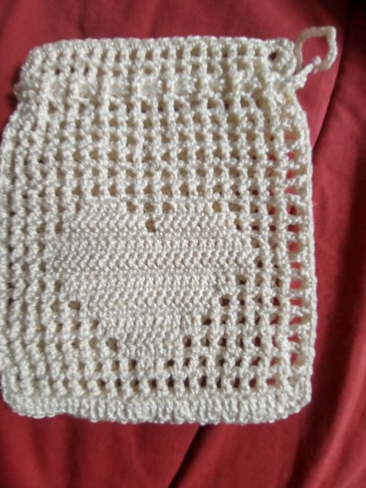 Saquinho em crochê feito a mão