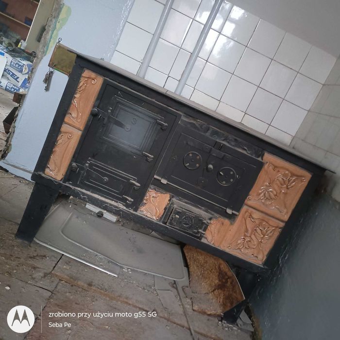 Piec kaflowy kuchenny z podkową