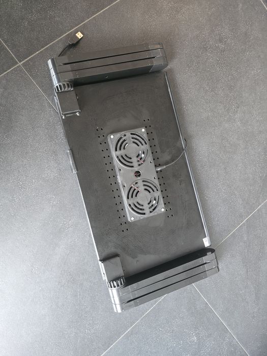 Podstawka pod laptop z chlodzeniem