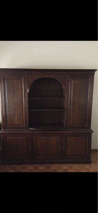 Movel para sala em Castanho