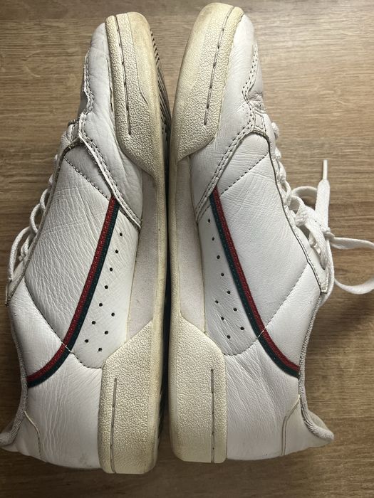 Buty sportowe stan widoczny na zdjeicu