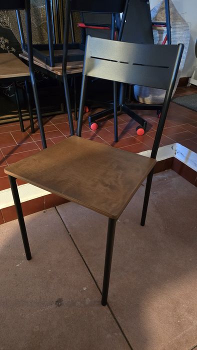 Mesa de refeição + 4 cadeiras