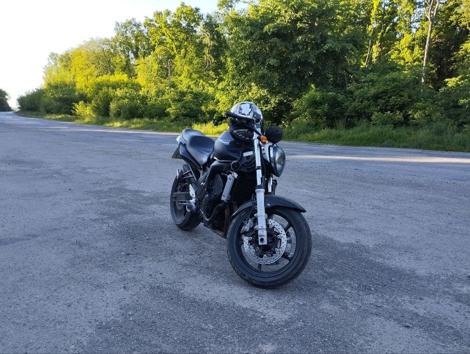 Мотоцикл Yamaha fz600