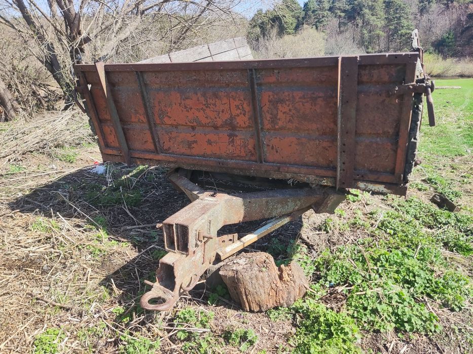 Продам ,трактор ,плуг