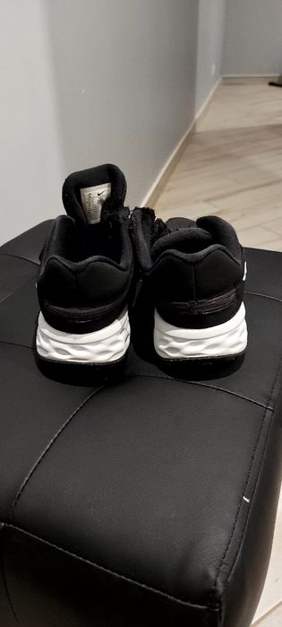 Продам красовки- черевики Adidas