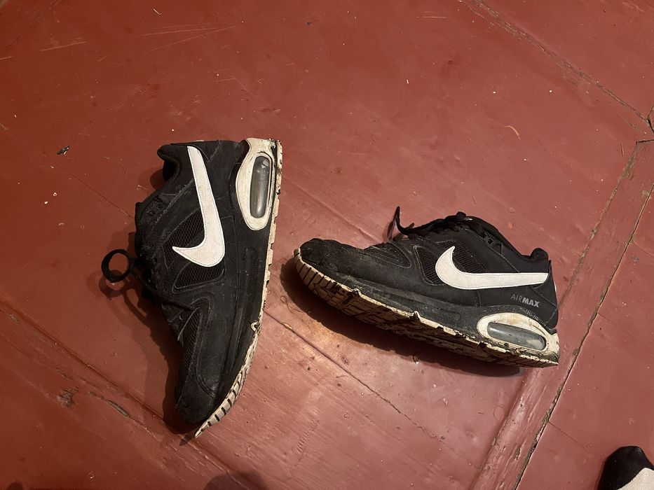 красовки nike air max command