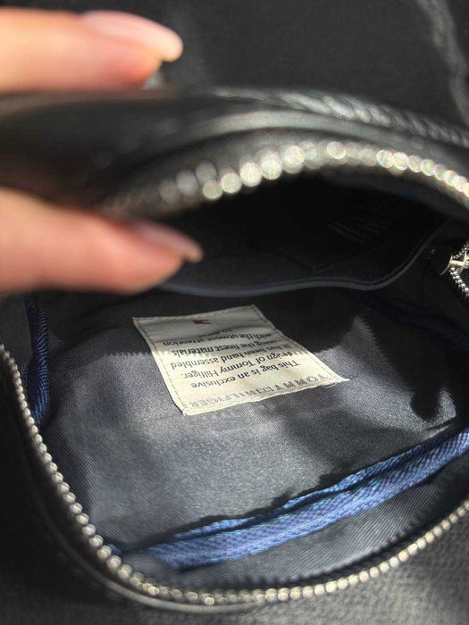 Чорна чоловіча сумка месенджер Tommy Hilfiger