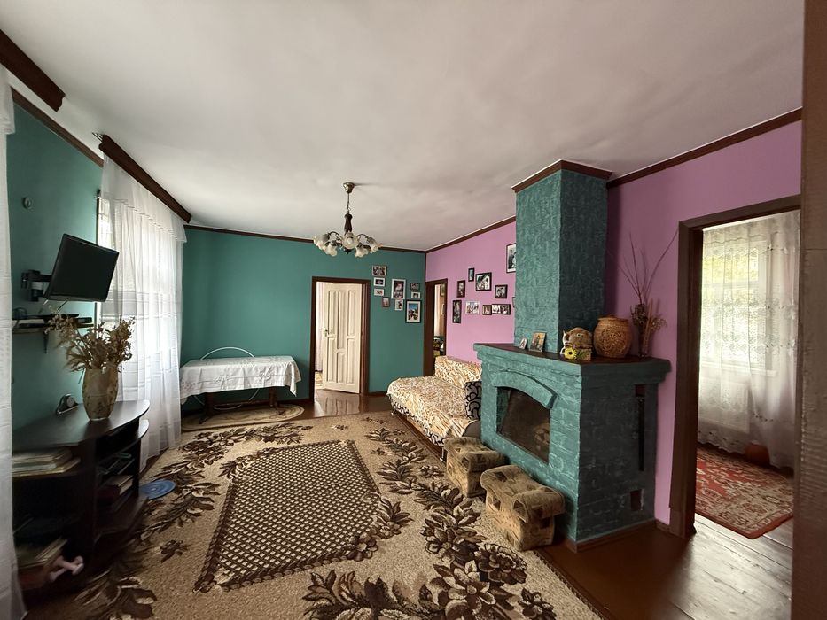 Будинок з майстернею