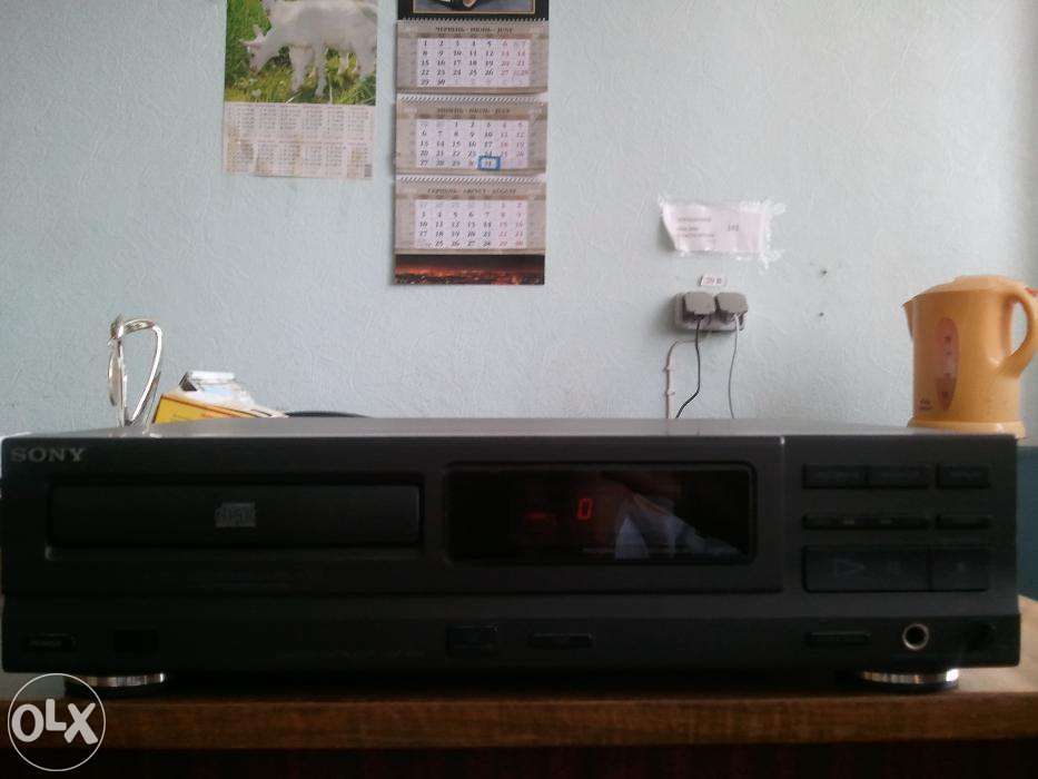 CD-проигрыватель Sony CDP-M19
