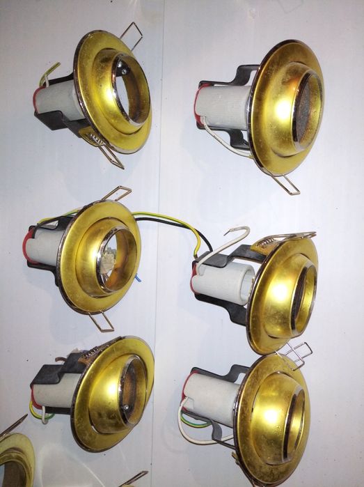 Точечные врезные светильники глазки поворотные