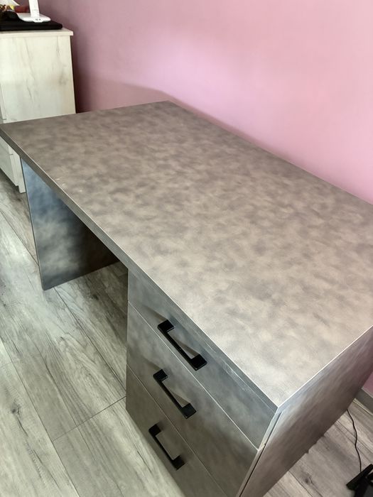 biurka z plyty laminowanej