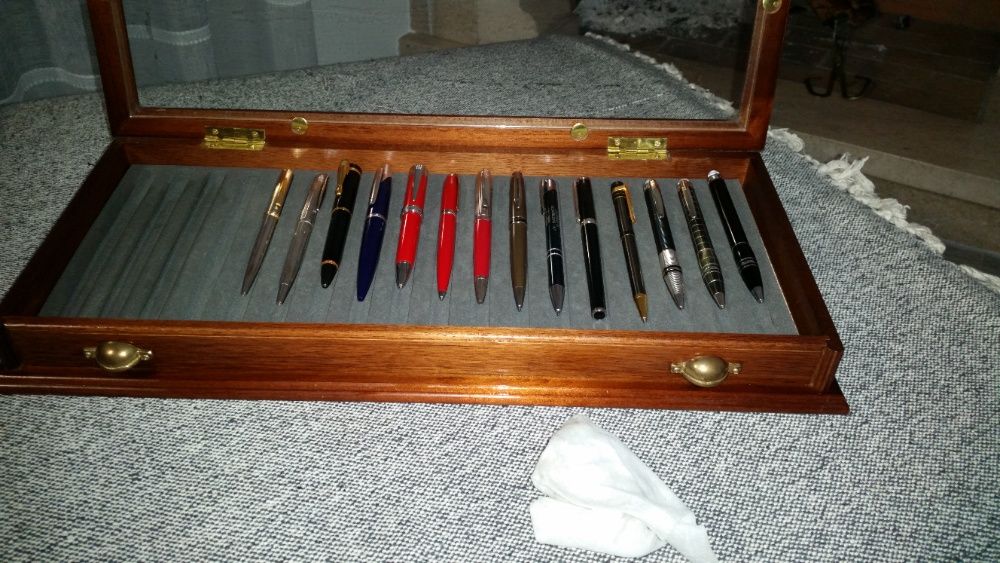 Baixamos o preço Caixa para 18 Esferográficas madeira exótica SÓ esta