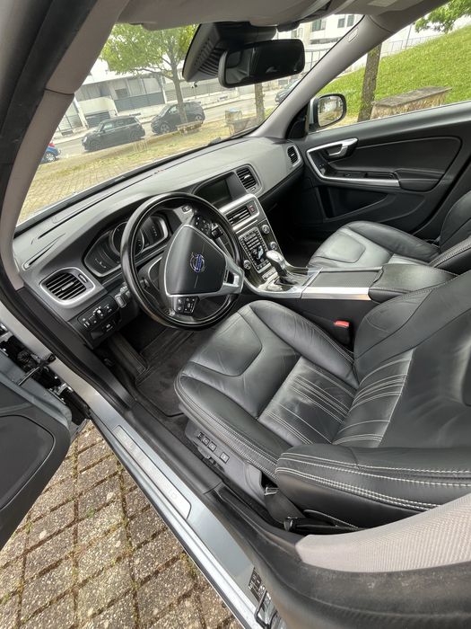 Volvo V60 D6 Híbrido Diesel  Valor negociavel!
