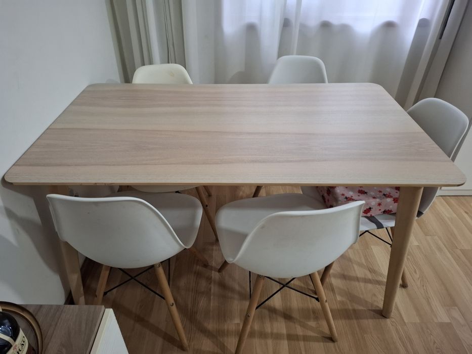 Mesa + 4 cadeiras