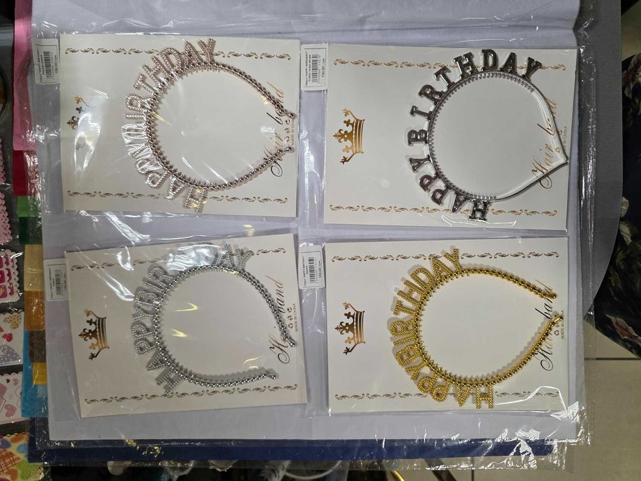 Обручі пластикові для іменинниці.