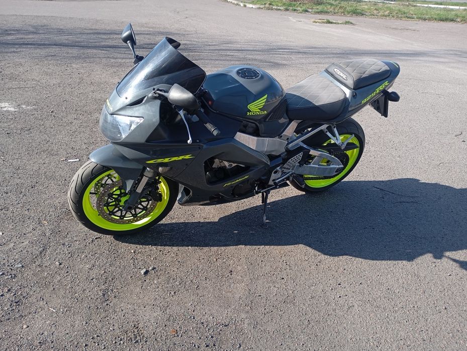 Продам HONDA CBR929RR
