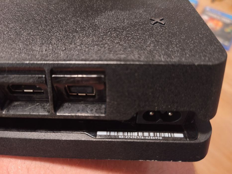 PlayStation 4 wersja 1tb z grami  fifa pl