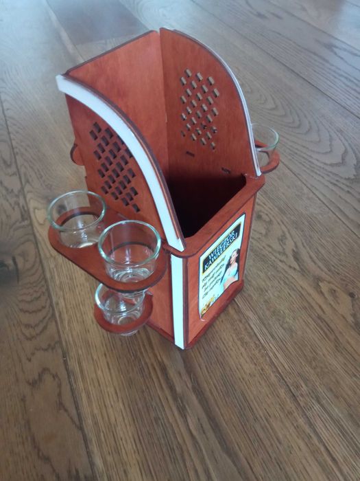 Stojak na alkohol Konfesjonał - wieczór kawalerski