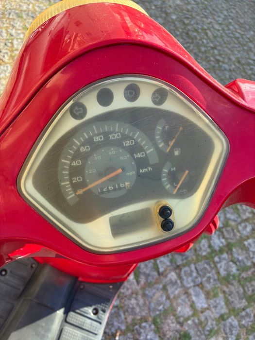 Scooter (Estilo Vespa 125 )
