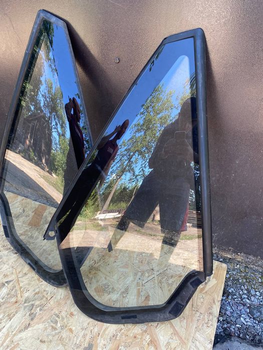 Стекло треугольник Ford Transit tdi 2000-2014 год