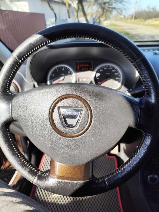 Авто Dacia duster.