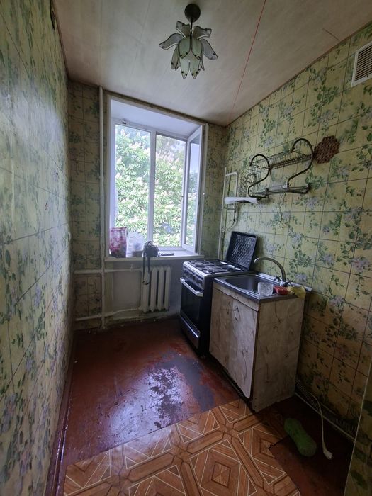 Срочно продаж 1х квартира.Критий ринок.