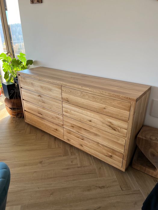 Komoda dębowa z frezowanymi podchwytami