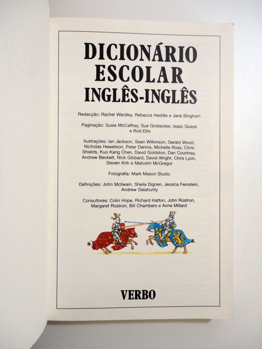 "Dicionário Escolar Inglês-Inglês" - Ilustrado