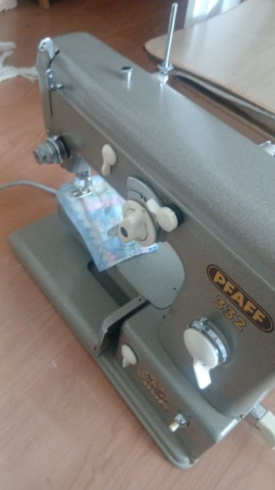 Sprzedam maszynę do szycia PFAFF 332   w  doskonałym stanie techniczny