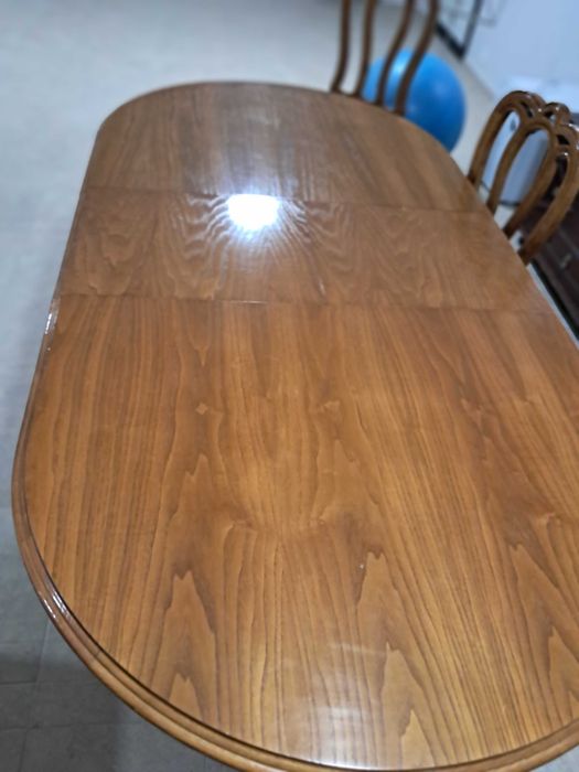 Mesa extensível para refeições