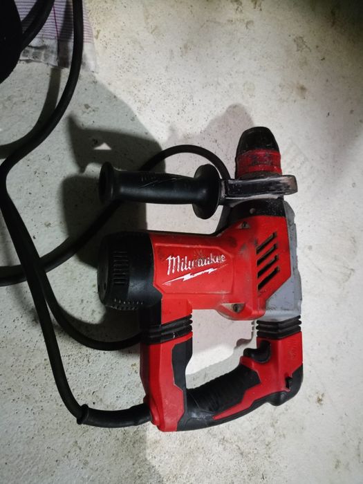 Młotowiertarka Milwaukee elektryczna