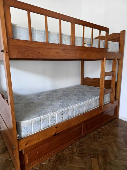 Beliche com colchões