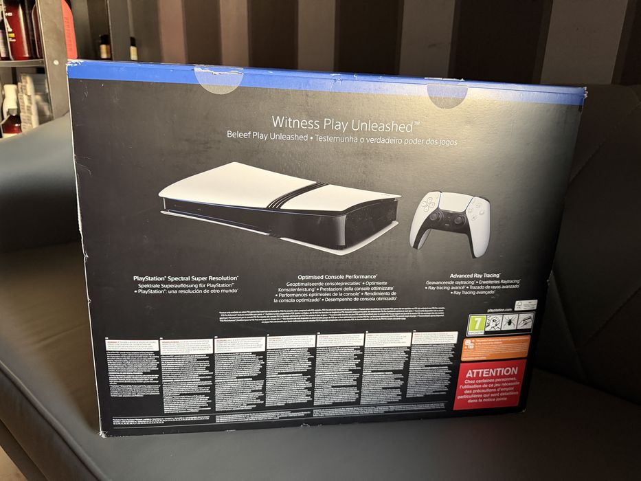 Konsola Sony PlayStation 5 Pro -stan idealny-rok gwarancji