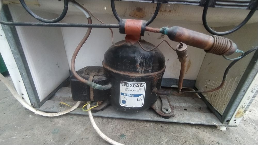 Indesit холодильник