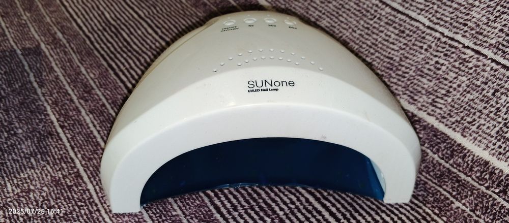 Продаю речі для монікьуру