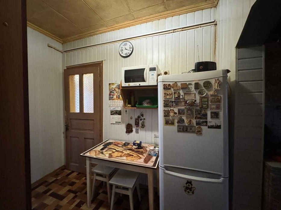 Продаж будинку з земельною ділянкою в центрі