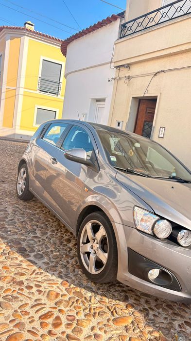 Vende-se automóvel – Preço negociável