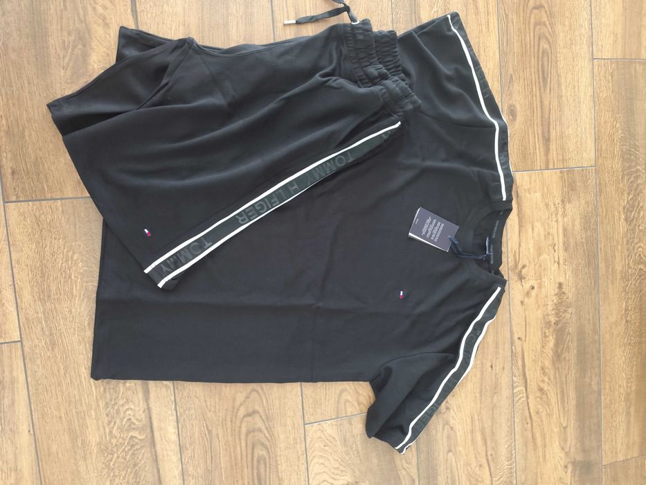 Nowy Zestaw dresowy Tommy Hilfiger xl/XXL koszulka spodenki