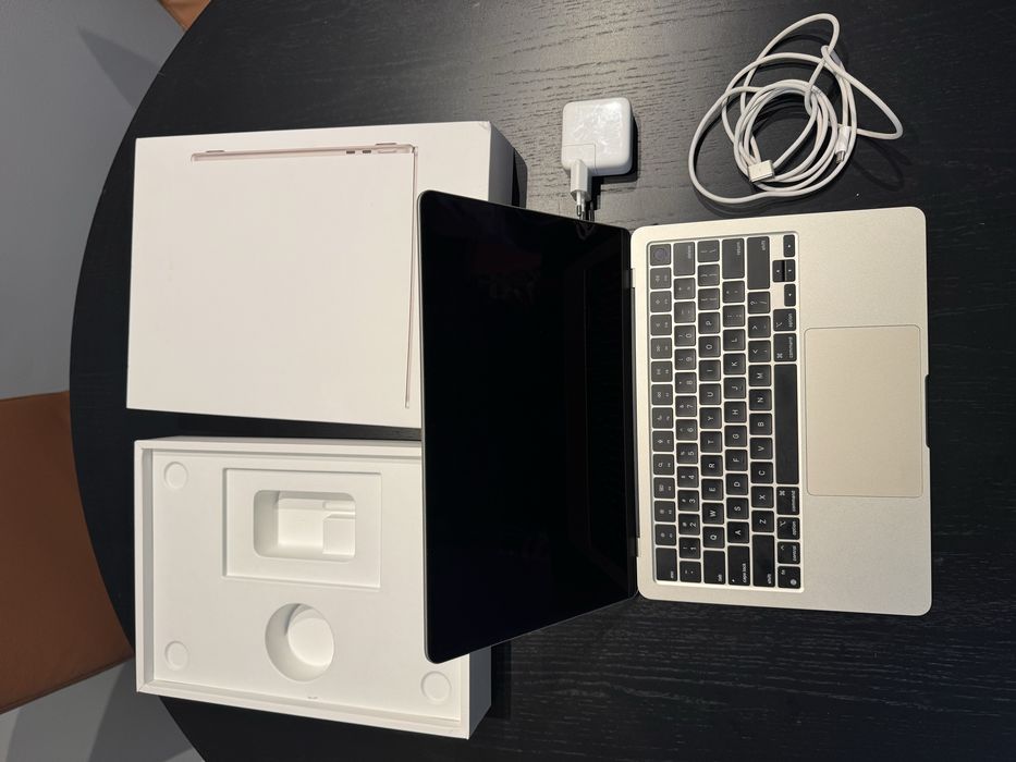 MacBook Air Apple M3 16GB RAM 13,6’’ 512GB DYSK