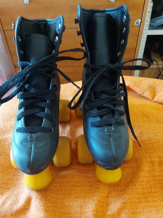 Patins 4 quatro rodas num 38 Jach London usados