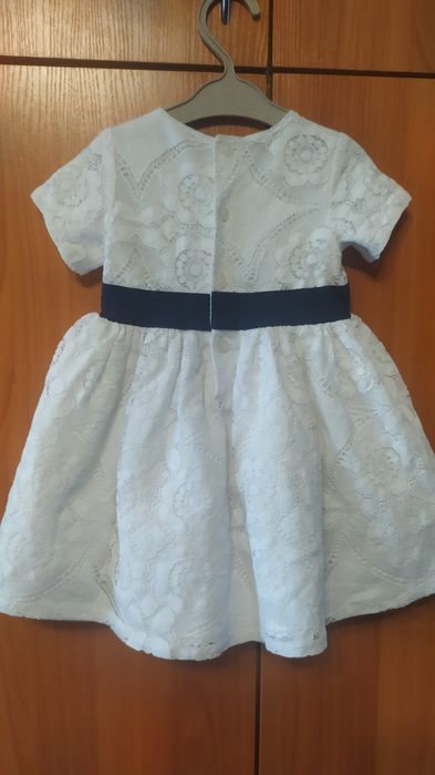 Дитяча біла святкова сукня на вік 12 місяців.