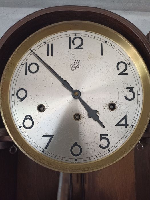 Relógio antigo de parede