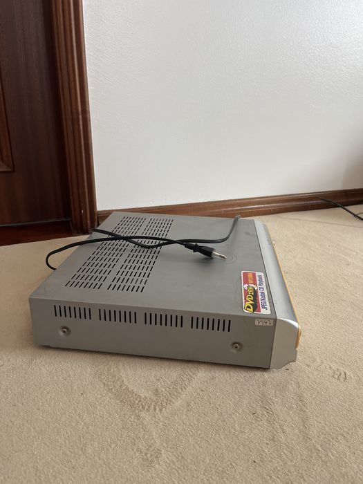 LG Home Cinema DVD/CD Receiver LH-D6245 Usado
