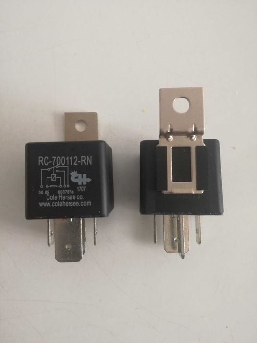 Relé Tyco 12V 70A + relé G cartier 12V 70A + relé cole hersee 12V 70A