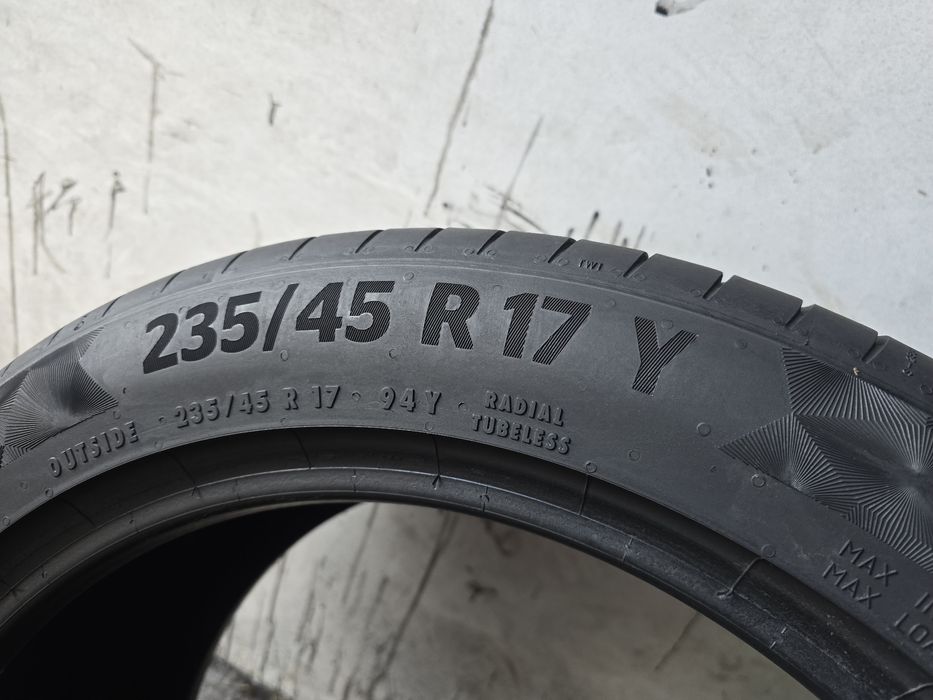 Sprzedam 2 opony 235/45 17" Continental letnie 85%  2020r