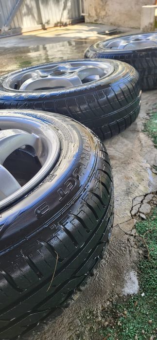 Conjunto de peneus e jantes opel corsa b