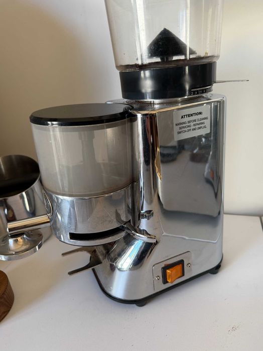 Ekspres ciśnieniowy kolbowy niemiecki ECM profesjonalny 1 grupowy