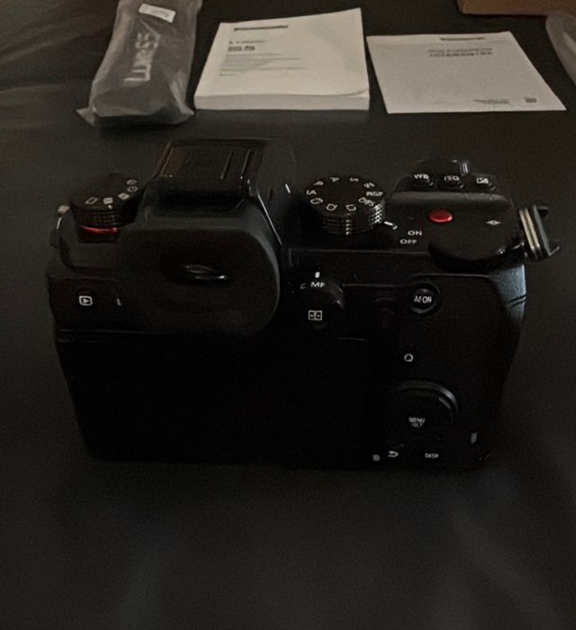 Panasonic LUMIX S5D com lente 18-40mm como nova com todos os acessórios de origem