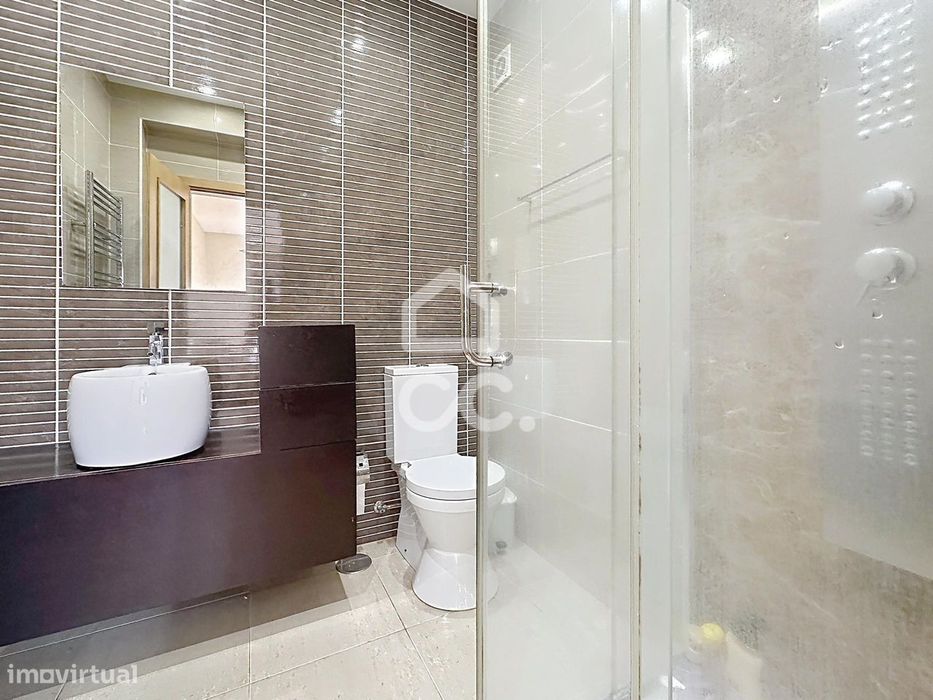 Apartamento T3 Moderno com Open Space, 3 Varandas e Suite